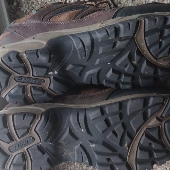 Hi-Tech sneakers - Picture 3 of 4